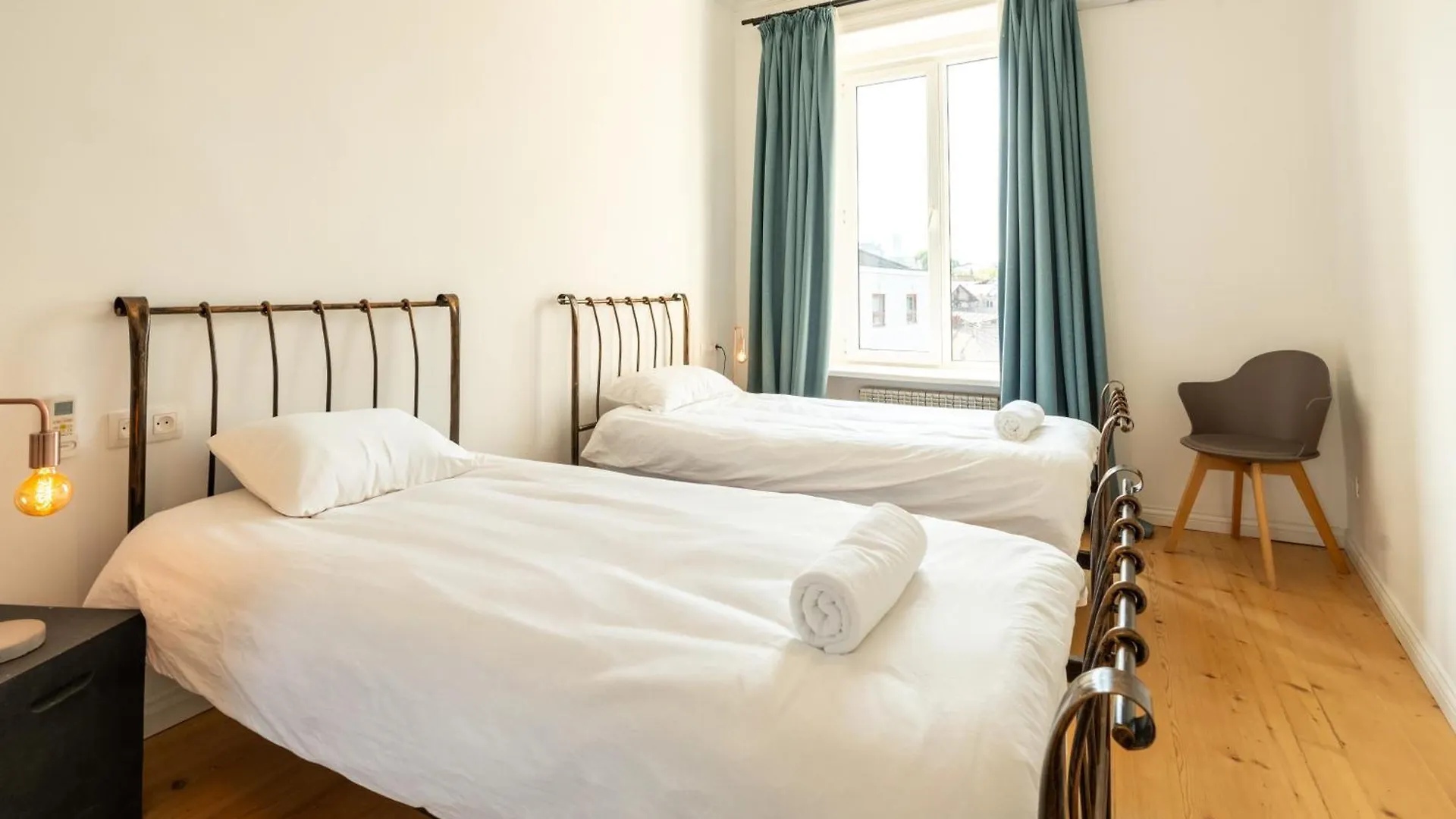 Charming Old Tbilisi Escape With Panoramic Views Lägenhet